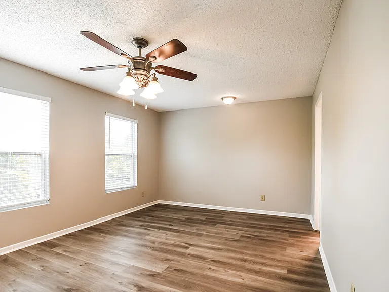 14390 Black Farm Dr — Photo 11