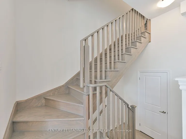 30 William Shearn Cres — Photo 18