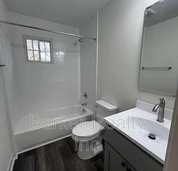 555-4 E Edenton St — Photo 7