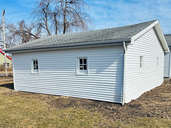 3rd image of 121 N West St