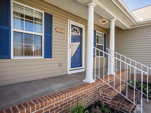3rd image of 825 Eagle Landing Dr