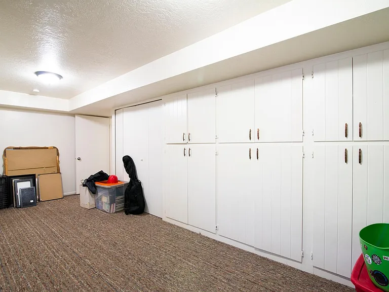 843 N 100 W — Photo 22