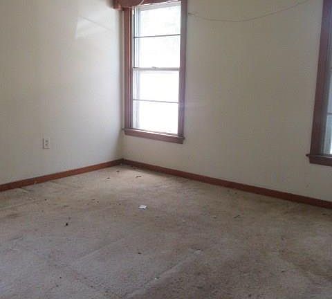 2nd image of 1241 Lillius St