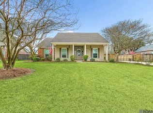 7640 Hickory Ridge Dr, Denham Springs, LA 70706