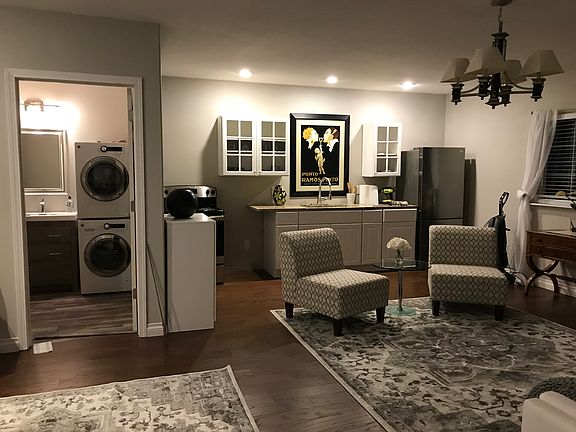 3rd image of 6213 Soundview Dr
