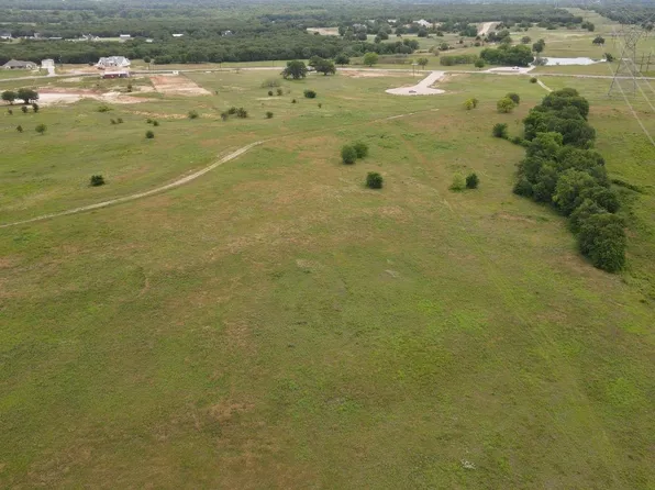 112 Foxtrot Ct, Alvord, TX 76225