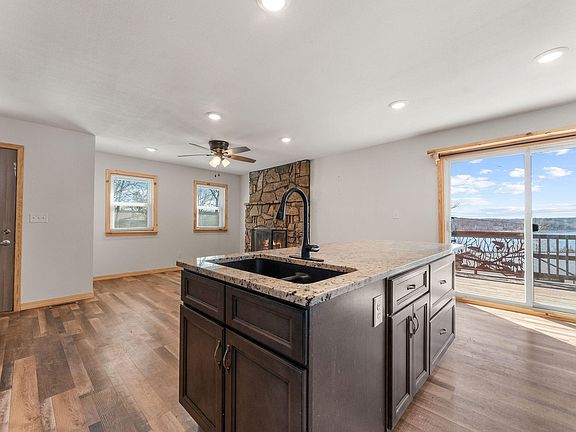 4th image of 594 Labradore Lane