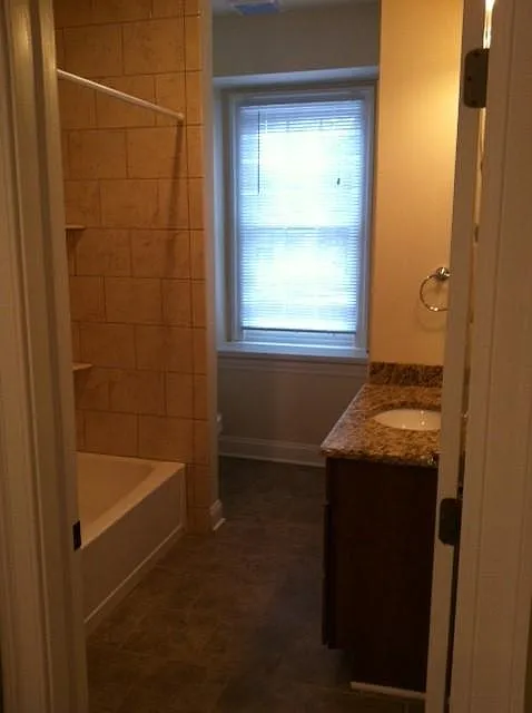 2 bed, 1500 sqft, $1,800 — Photo 4