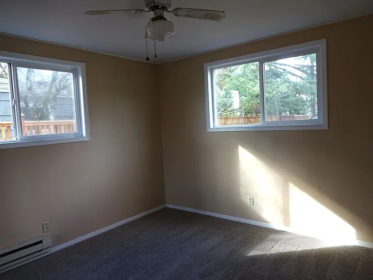1732 G St — Photo 7