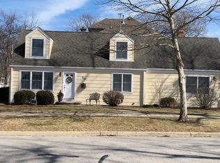 210 E Wilson St, Elmhurst, IL 60126