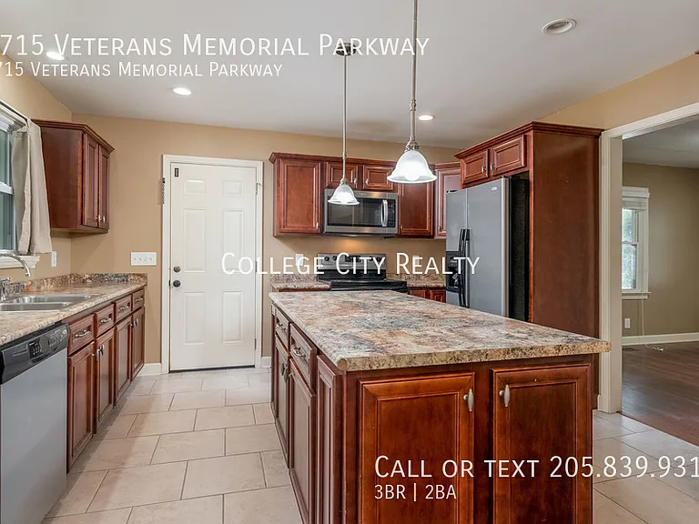 2715 Veterans Memorial Pkwy — Photo 17