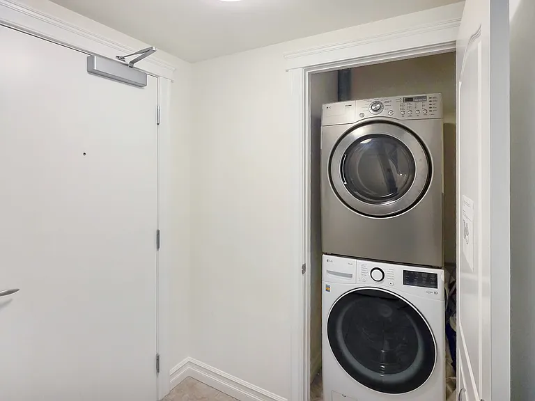 836 15th Ave SW #208 — Photo 14