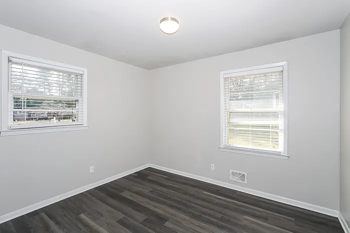 1115 Terrace Cir — Photo 14