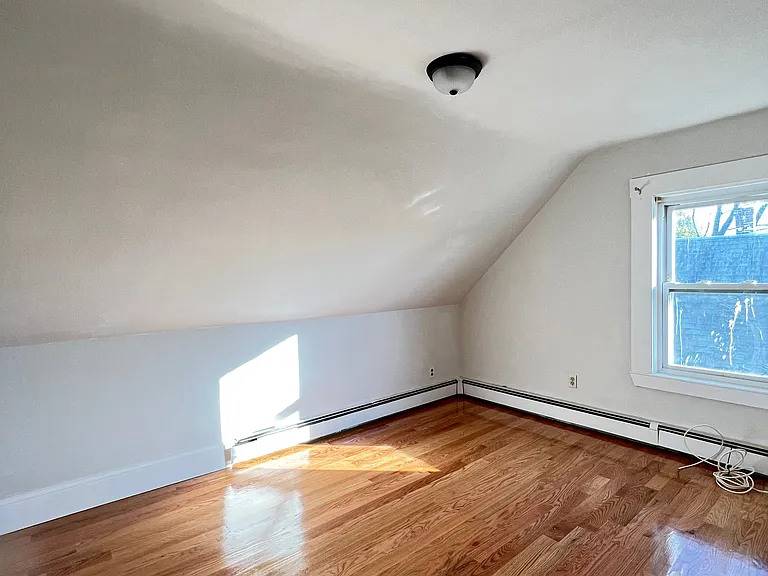 27 Barry St #2R — Photo 16