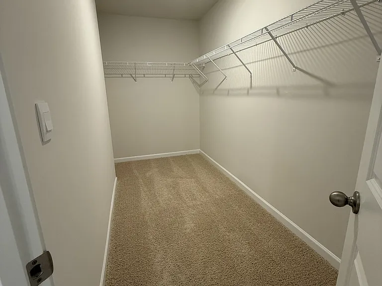1475 Amberview Ln — Photo 17