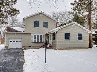 7 Roberta Dr, Middletown, NJ 07748