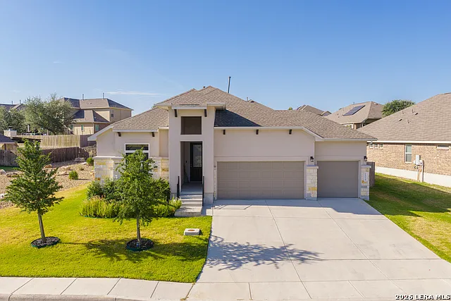 4 bed, 2.5 bath, 2392 sqft, $2,800 — Photo 2
