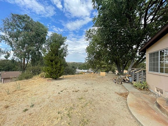 3rd image of 2416 Cedar Dr Unit A