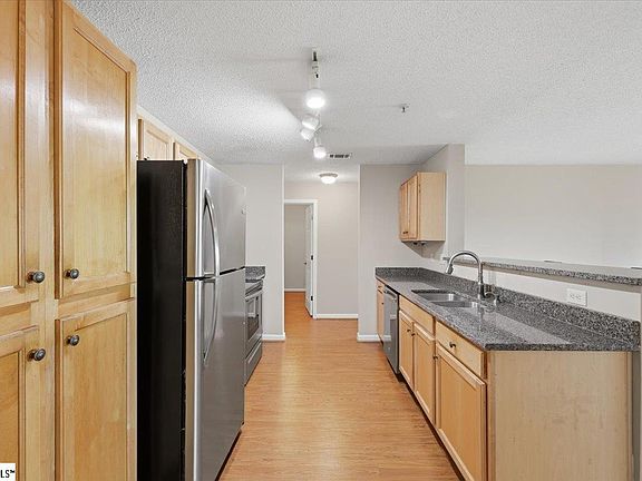 5th image of 1612 Harts Ridge Dr