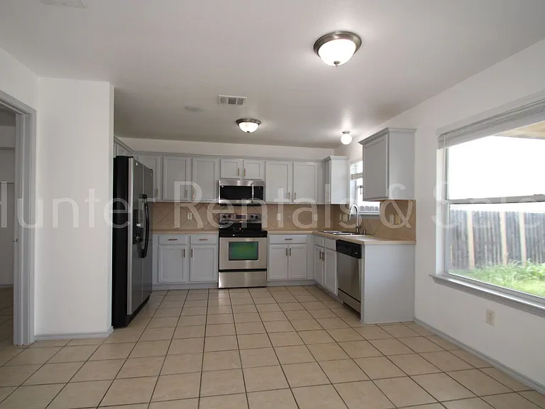 4910 Donegal Bay Ct — Photo 9