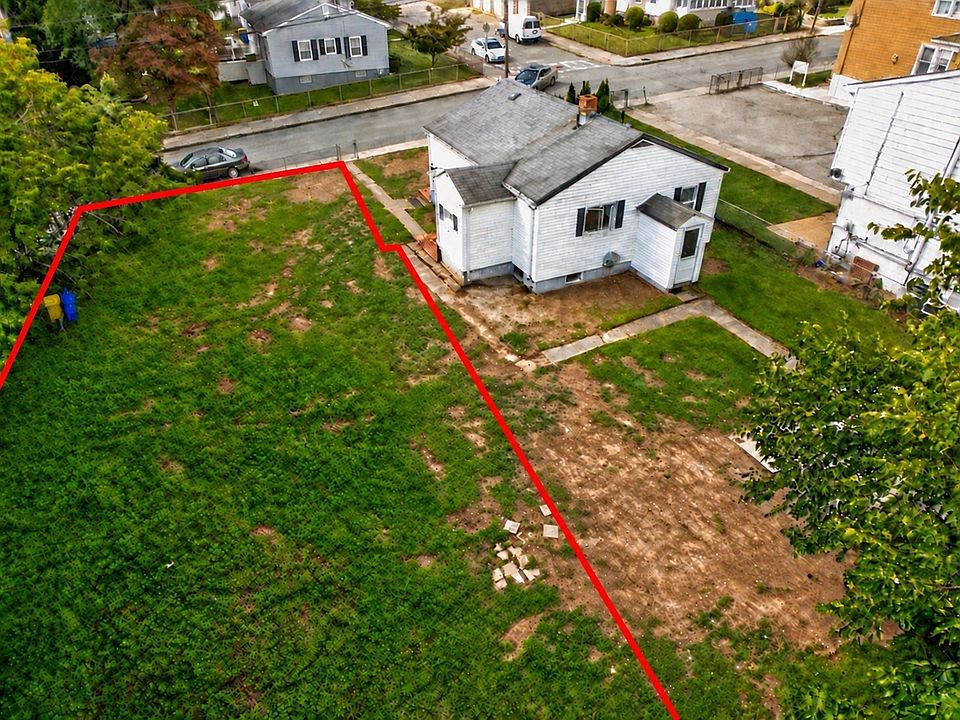 2nd image of 468 Buffinton St Lot 2