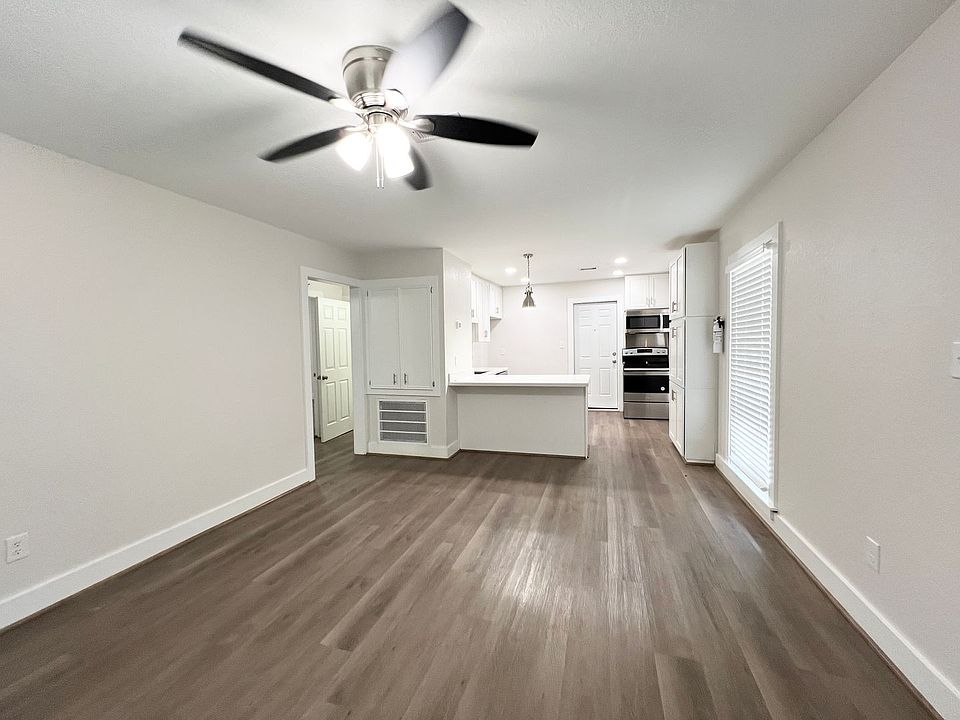 322 Azalea St, Lake Jackson, TX 77566 | Zillow