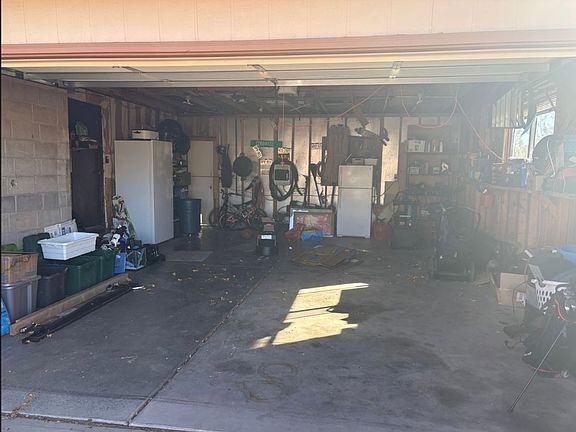 3rd image of 610 N Texas St
