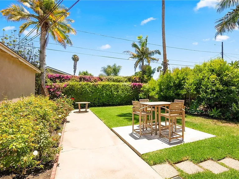 4722 Ventura Canyon Ave — Photo 35