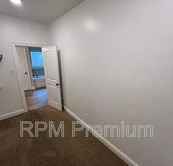 6212 Lake Edge Dr — Photo 25