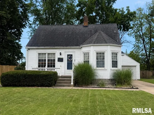 107 Lawndale Ave, Bartonville, IL 61607