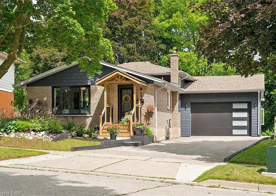 1st image of 64 Westbury Cres