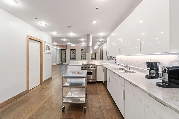 Rented by Compass | media 26