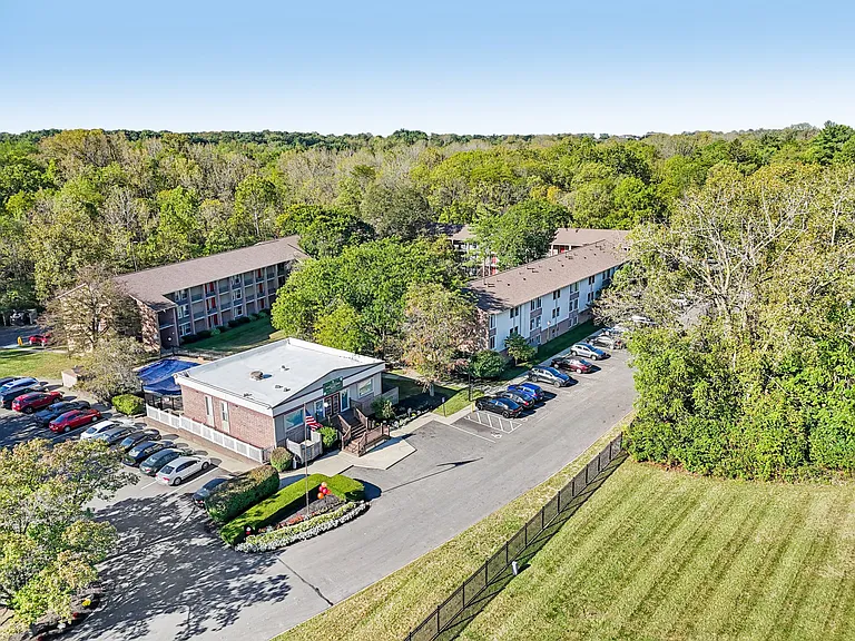 Raccoon Creek Apartments — Photo 20