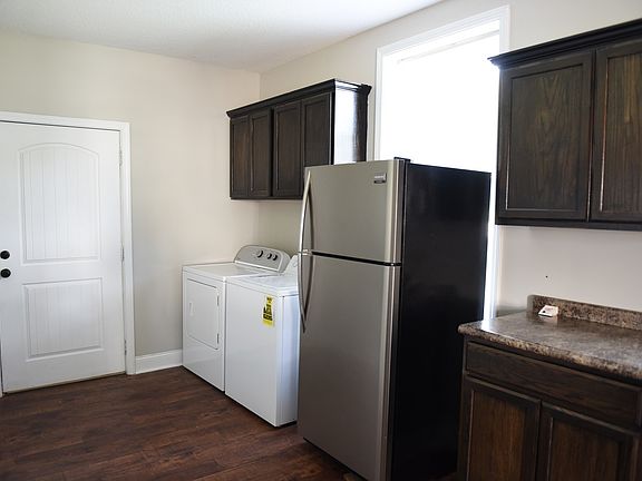5th image of 454 S College St #5B-3Ba-1598Sqft