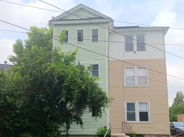 14 Douglas Ct, Worcester, MA 01603