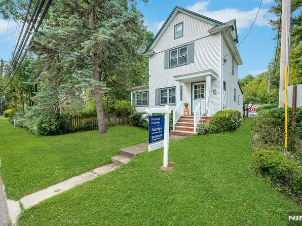 61 Jefferson Ave, Cresskill, NJ 07626