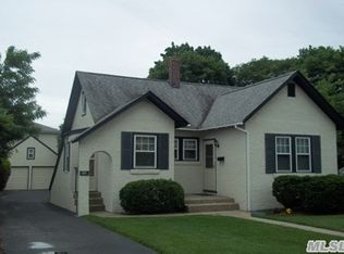 510 Secatogue Ave, Farmingdale, NY 11735