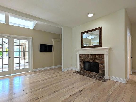 5th image of 5447 Don Luis Dr
