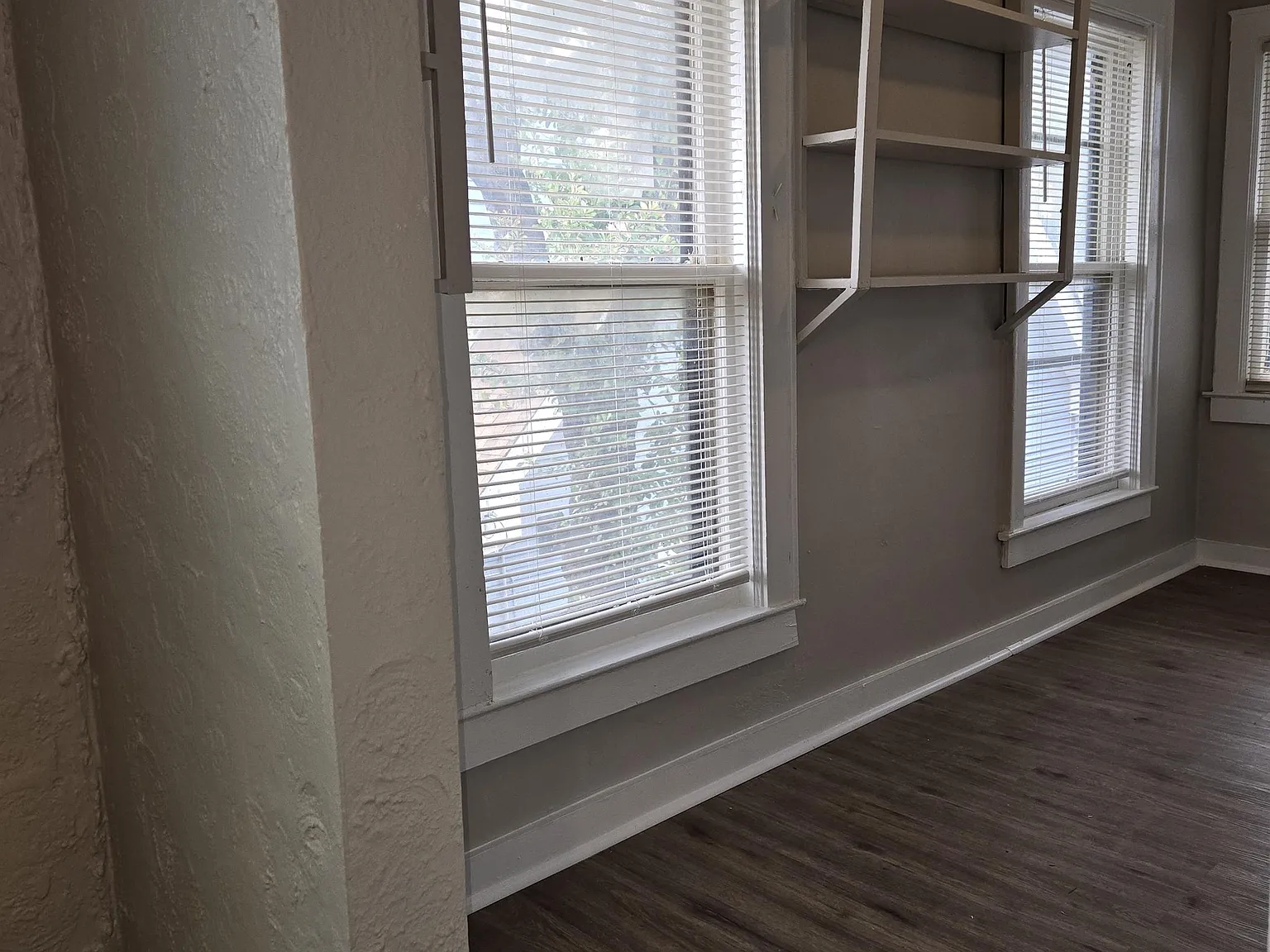 1239 Agnes Place - 5 — Photo 3