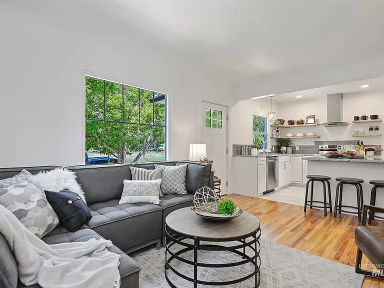 Living room 2