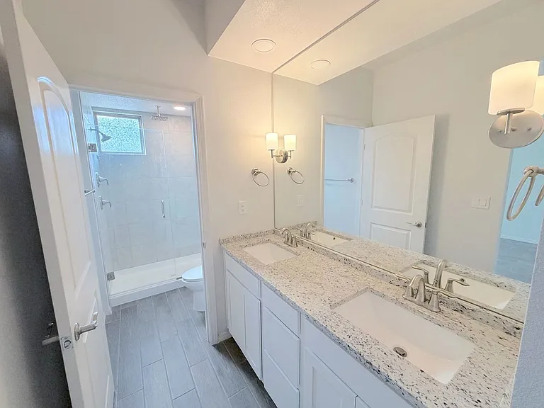 5777 Cosmo Ct NE — Photo 23