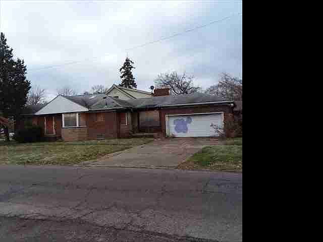 10422 W Outer Drive