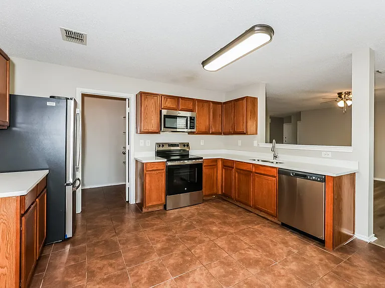 9128 Garden Springs Dr — Photo 7