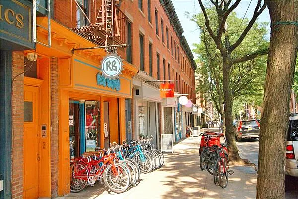 Rented by R New York | media 29