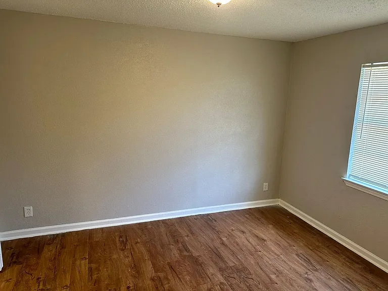 140 Mill St — Photo 8