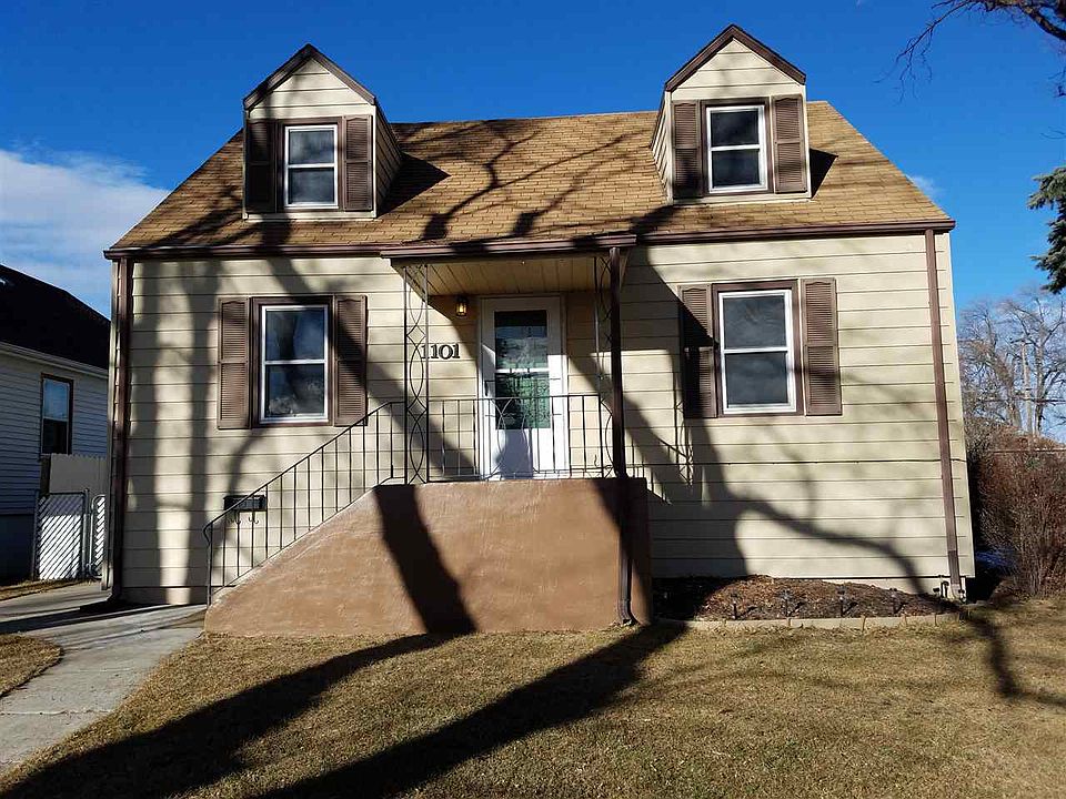 1st image of 1101 W B St