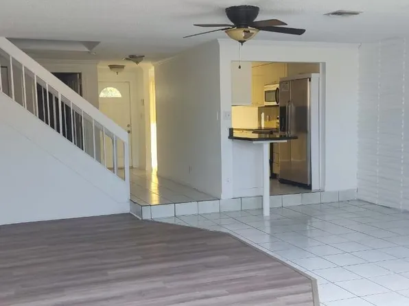 839 NW 80th Ter #9, Fort Lauderdale, FL 33324