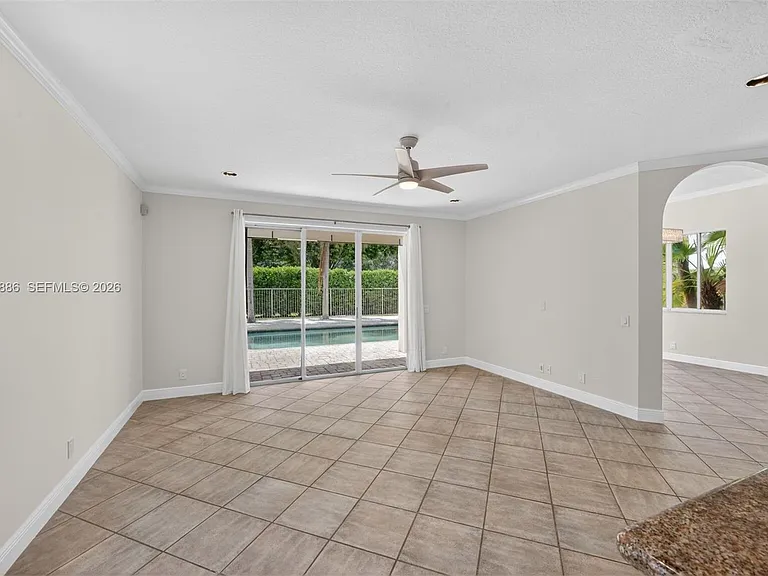 1115 Camellia Cir — Photo 8