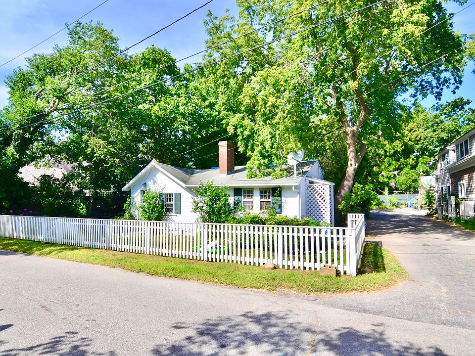 11 Norton St, Edgartown, MA 02539 MLS 32100376 Zillow