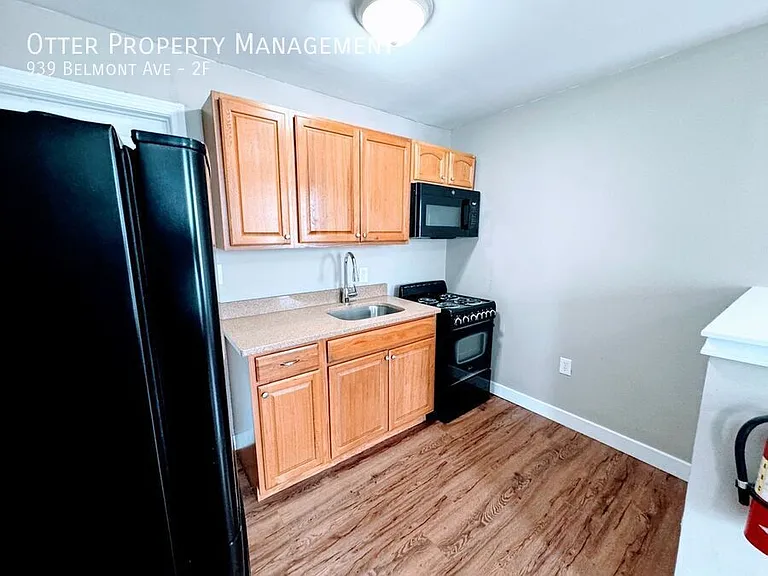 939 Belmont Ave #2F — Photo 8